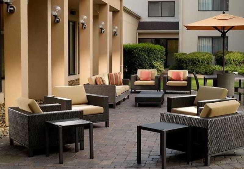 Courtyard By Marriott Savannah Midtown Interior photo